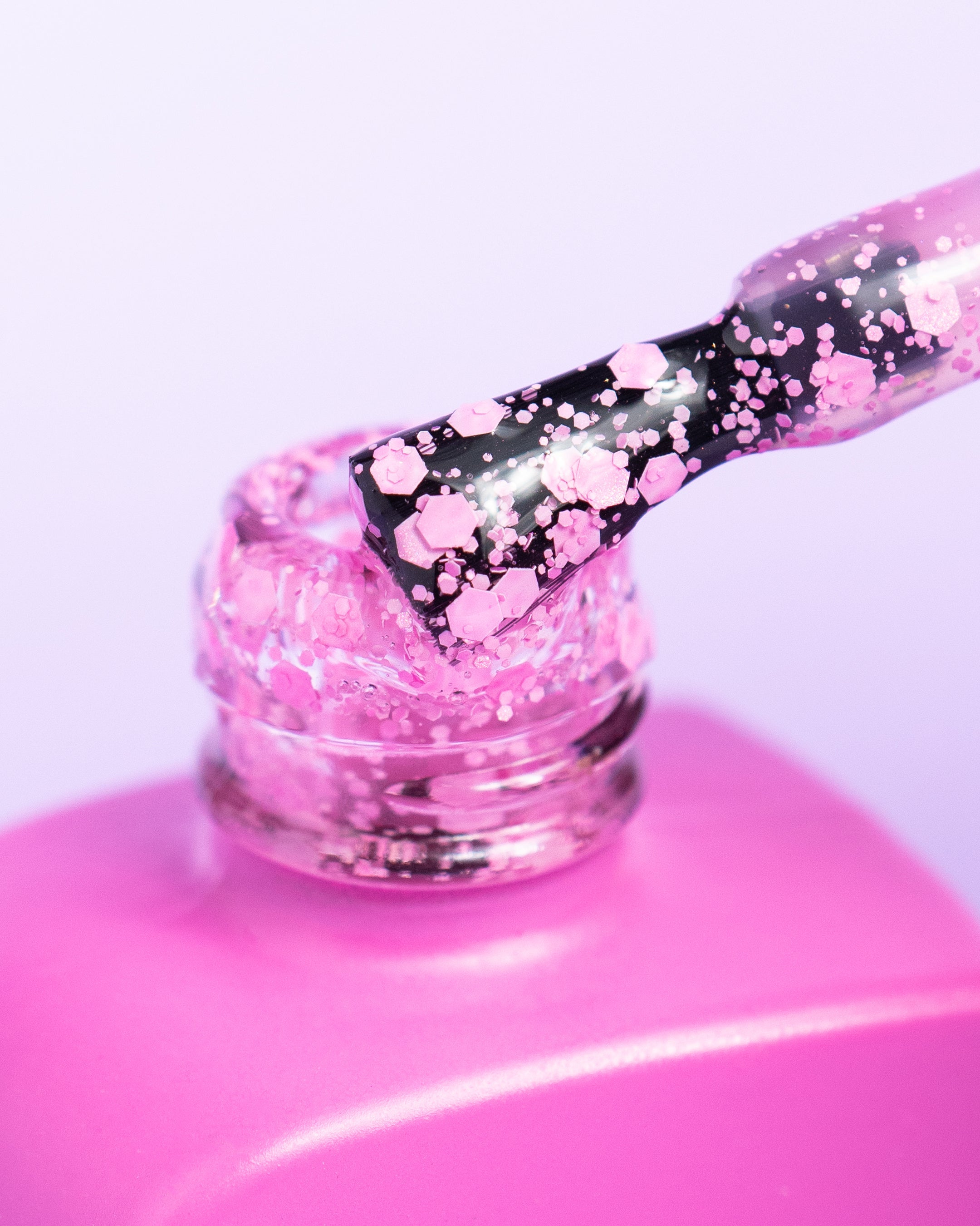 Топ для гель-лака DNKa Top Sakura прозрачный с розовыми хлопьями без липкого слоя, 12 мл (топ для ногтей)