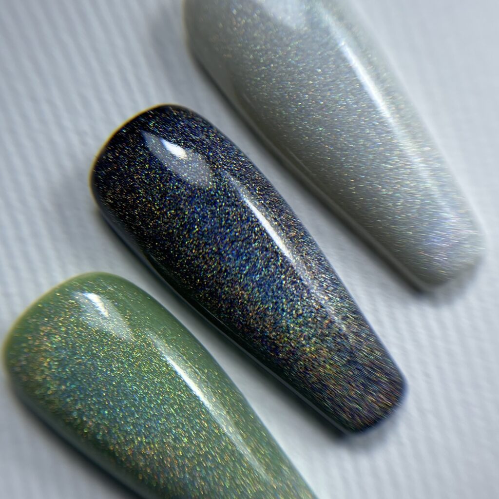 Голографический топ NAILSOFTHENIGHT «кошачий глаз»